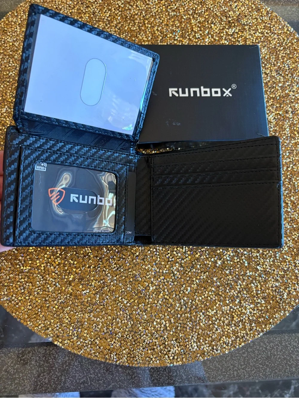 Runbox NWT Men’s Slim Black Carbon Fiber Leather Wallet - Bifold Card Holder